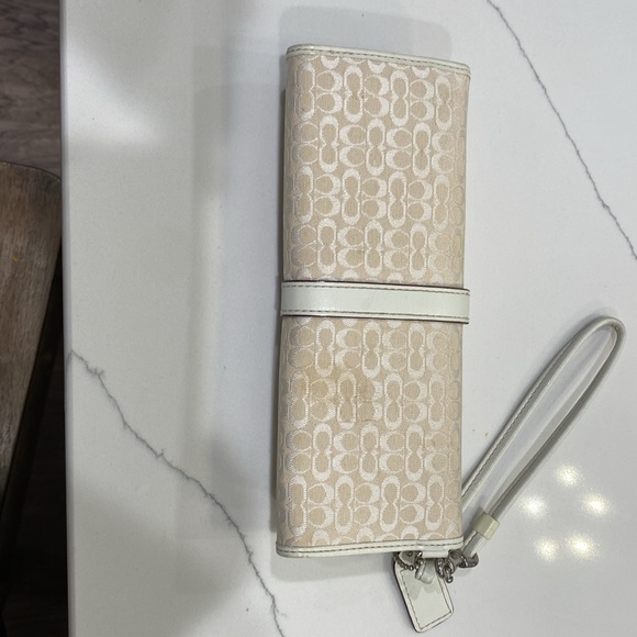 Coach wallet/wristlet - Picture 4 of 5